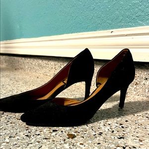 Black Velvet Pumps